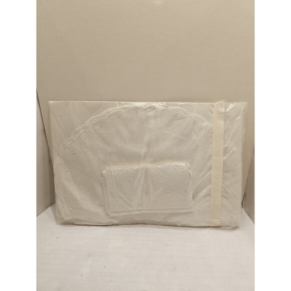 Irish Linen 8 Placemats & 8 Napkins Boutross Madeira Shell Set Hand Embroidery - Picture 4 of 14